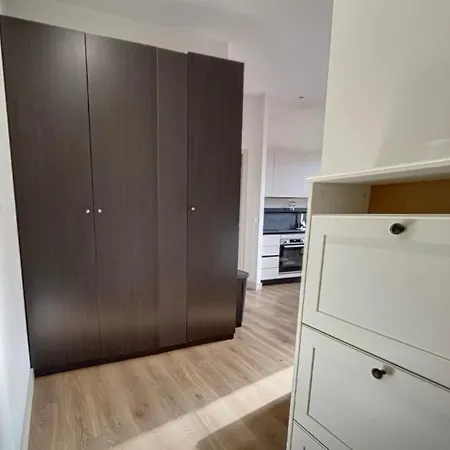 Modern Hyper Center Comfort