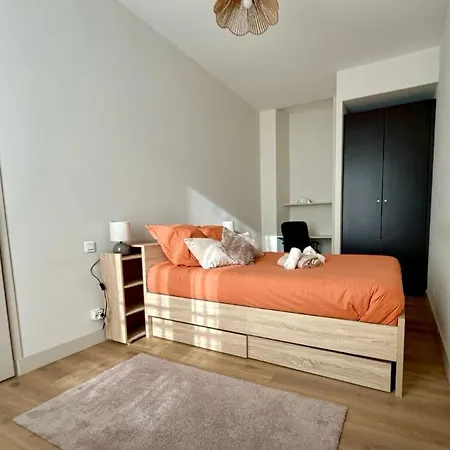 Modern Hyper Center Comfort Apartment *